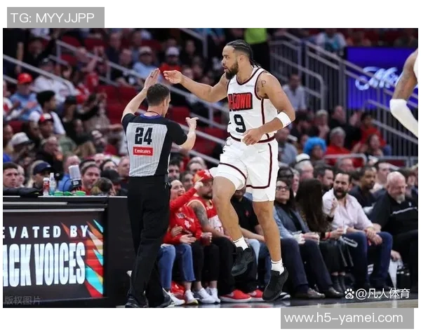 马刺轻松击败雄鹿战绩追平掘金重返西部第二名位置